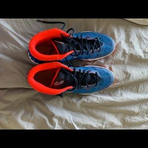 Kyrie Irving Nike men’s tennis shoes